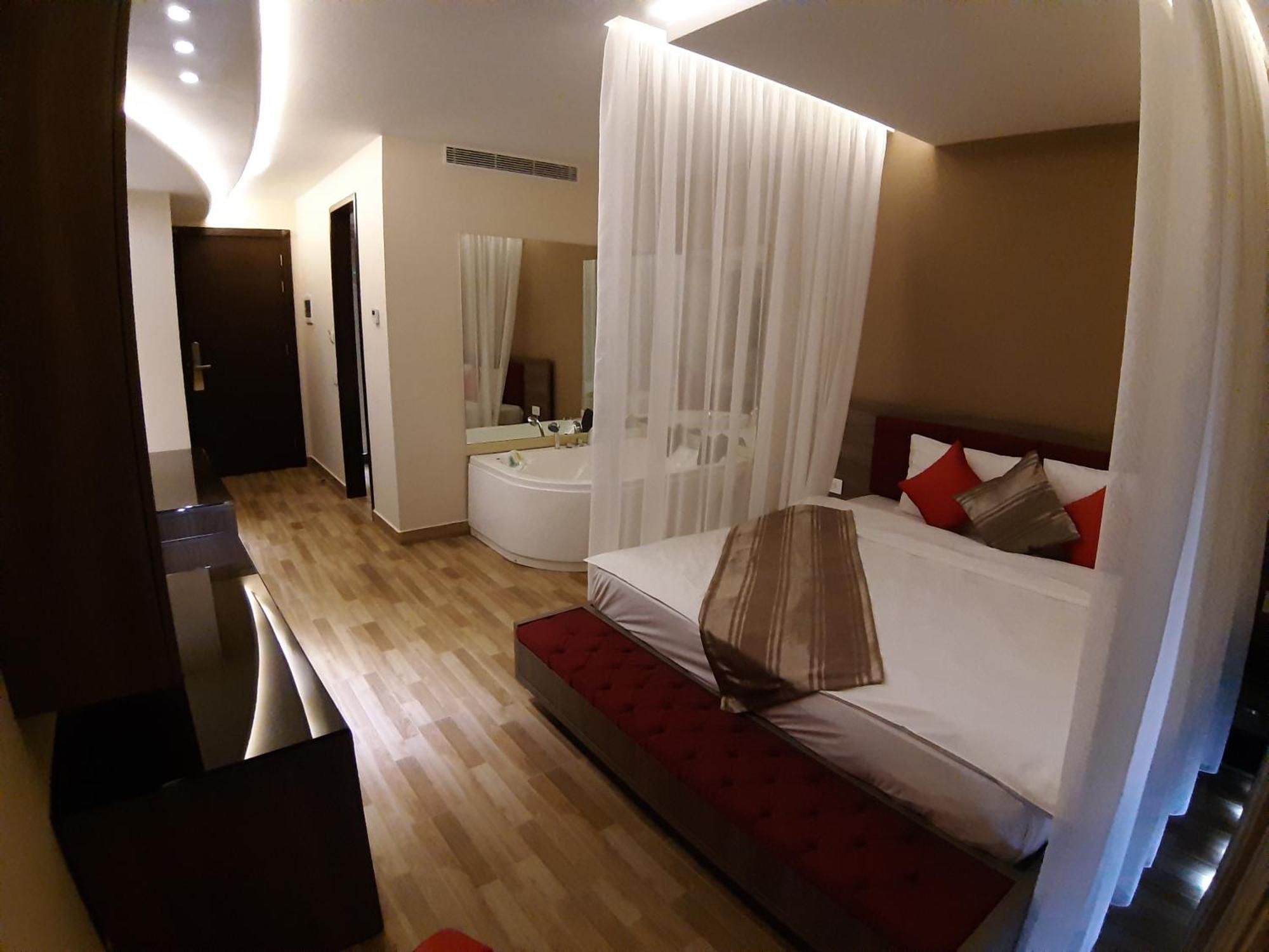 Jounieh Suites Boutique Hotel Bagian luar foto